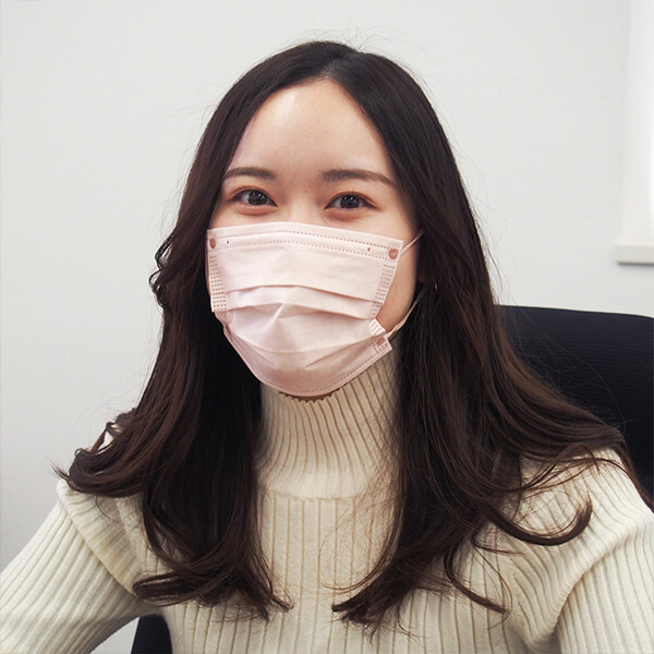 【営業部】元木さん 写真2